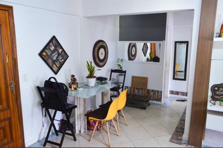 Apartamento à venda com 55m², 2 quartos e 1 vaga Apartamento à venda com 55m², 2 quartos e 1 vagaSala