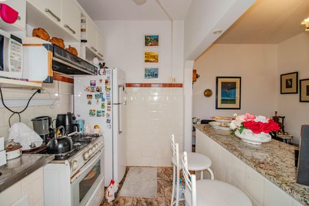 Apartamento à venda com 75m², 2 quartos e sem vaga Apartamento à venda com 75m², 2 quartos e sem vagaCozinha e Área de Serviço