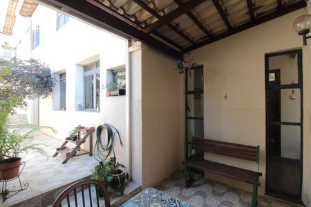 Casa de condomínio à venda com 158m², 3 quartos e 2 vagasÁrea Privativa