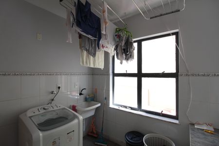 Casa de condomínio à venda com 158m², 3 quartos e 2 vagasÁrea de Serviço