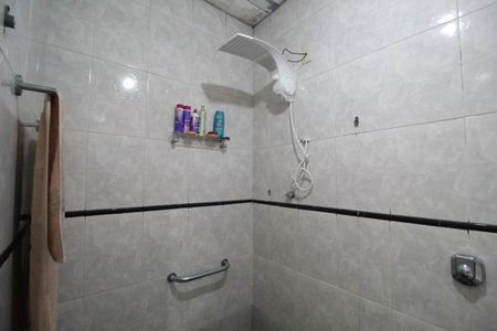 Casa à venda com 180m², 2 quartos e 1 vagaÁrea de serviço - Banheiro