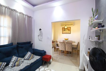 Casa à venda com 180m², 2 quartos e 1 vagaSala de TV