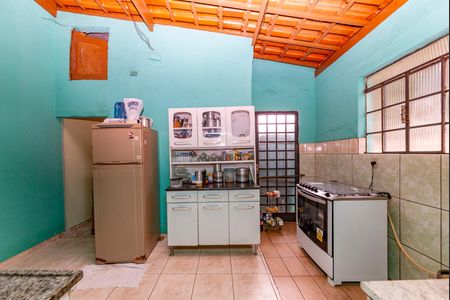 Casa à venda com 360m², 3 quartos e 4 vagas Casa à venda com 360m², 3 quartos e 4 vagasCozinha