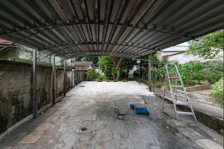 Casa à venda com 360m², 3 quartos e 4 vagas Casa à venda com 360m², 3 quartos e 4 vagasGaragem