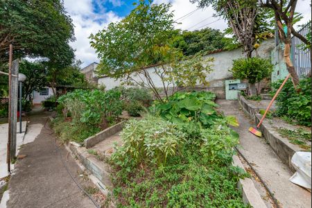 Casa à venda com 360m², 3 quartos e 4 vagas Casa à venda com 360m², 3 quartos e 4 vagasQuintal