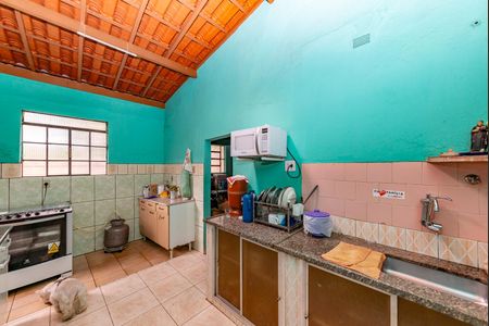 Casa à venda com 360m², 3 quartos e 4 vagas Casa à venda com 360m², 3 quartos e 4 vagasCozinha