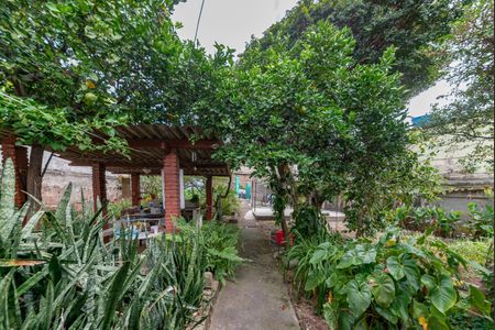 Casa à venda com 360m², 3 quartos e 4 vagas Casa à venda com 360m², 3 quartos e 4 vagasQuintal