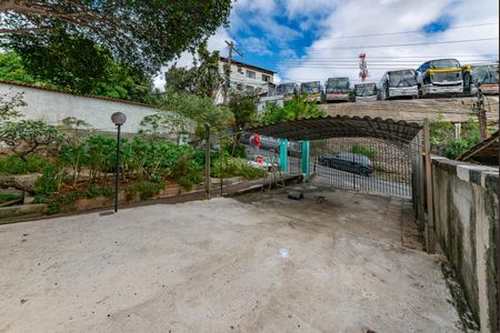 Casa à venda com 360m², 3 quartos e 4 vagas Casa à venda com 360m², 3 quartos e 4 vagasGaragem