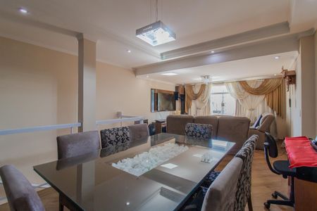 Casa para alugar com 200m², 2 quartos e 2 vagas Casa para alugar com 200m², 2 quartos e 2 vagasSala de Jantar