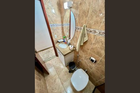 Casa à venda com 118m², 3 quartos e 2 vagas Casa à venda com 118m², 3 quartos e 2 vagasBanheiro social