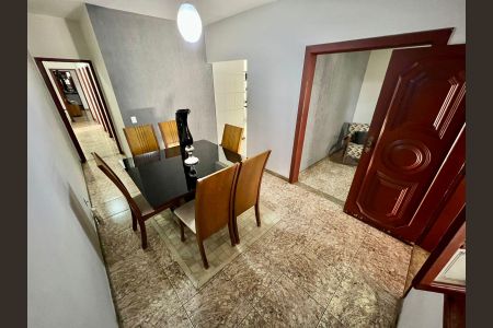 Casa à venda com 118m², 3 quartos e 2 vagas Casa à venda com 118m², 3 quartos e 2 vagasSala de Jantar