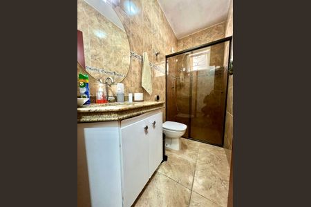 Casa à venda com 118m², 3 quartos e 2 vagas Casa à venda com 118m², 3 quartos e 2 vagasBanheiro social