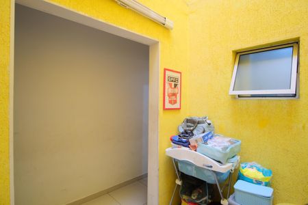 Casa à venda com 240m², 3 quartos e 2 vagasEscritório