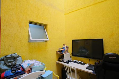 Casa à venda com 240m², 3 quartos e 2 vagasEscritório