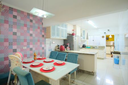 Casa à venda com 240m², 3 quartos e 2 vagasCopa