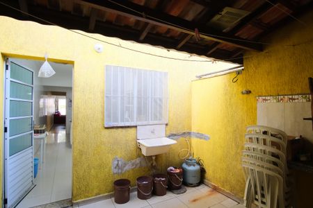 Casa à venda com 240m², 3 quartos e 2 vagasÁrea de Serviço