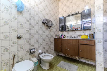 Casa à venda com 400m², 4 quartos e 3 vagas Casa à venda com 400m², 4 quartos e 3 vagasBanheiro Social 3