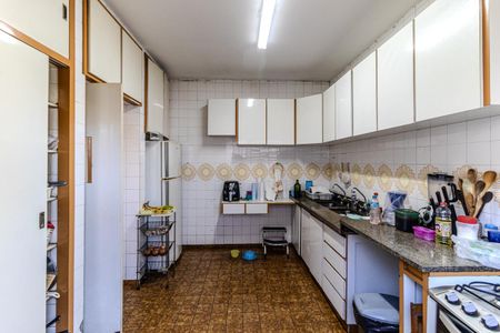 Casa à venda com 400m², 4 quartos e 3 vagas Casa à venda com 400m², 4 quartos e 3 vagasCozinha