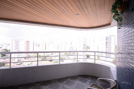 Apartamento à venda com 125m², 3 quartos e 3 vagas Apartamento à venda com 125m², 3 quartos e 3 vagasVaranda da Sala