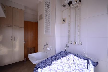 Apartamento à venda com 125m², 3 quartos e 3 vagas Apartamento à venda com 125m², 3 quartos e 3 vagasÁrea de Serviço