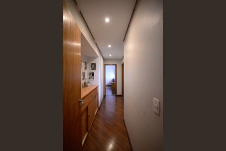 Apartamento à venda com 125m², 3 quartos e 3 vagas Apartamento à venda com 125m², 3 quartos e 3 vagasCorredor