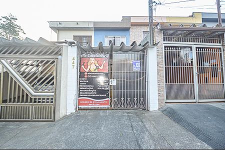 Casa à venda com 150m², 2 quartos e 1 vaga Casa à venda com 150m², 2 quartos e 1 vagaFachada