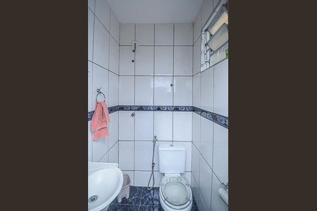 Casa à venda com 150m², 2 quartos e 1 vaga Casa à venda com 150m², 2 quartos e 1 vagaBanheiro de serviço