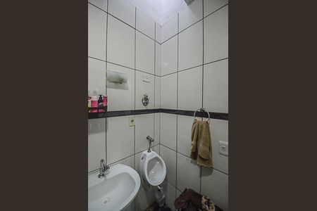 Casa à venda com 150m², 2 quartos e 1 vaga Casa à venda com 150m², 2 quartos e 1 vagaBanheiro