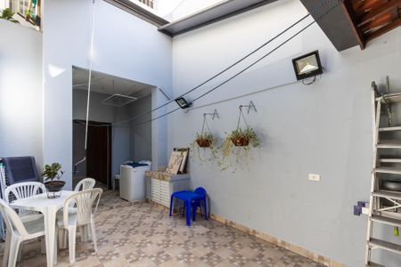 Casa à venda com 127m², 2 quartos e 1 vaga Casa à venda com 127m², 2 quartos e 1 vagaQuintal