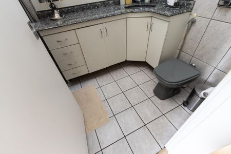 Casa à venda com 127m², 2 quartos e 1 vaga Casa à venda com 127m², 2 quartos e 1 vagaBanheiro do Corredor