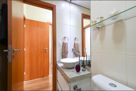 Apartamento à venda com 123m², 3 quartos e 1 vaga Apartamento à venda com 123m², 3 quartos e 1 vagaBanheiro social