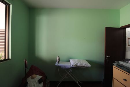 Casa à venda com 900m², 5 quartos e 3 vagasQuarto 3