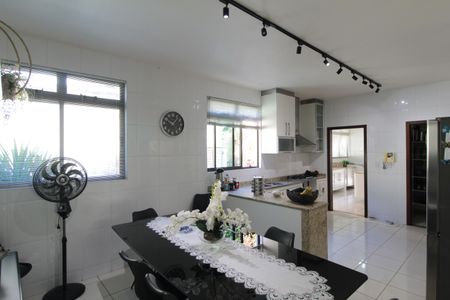 Casa à venda com 900m², 5 quartos e 3 vagasCozinha