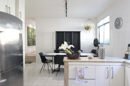 Casa à venda com 900m², 5 quartos e 3 vagasCozinha