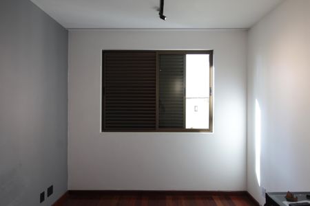 Casa à venda com 900m², 5 quartos e 3 vagasQuarto 1