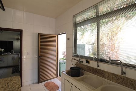 Casa à venda com 900m², 5 quartos e 3 vagasÁrea de Serviço