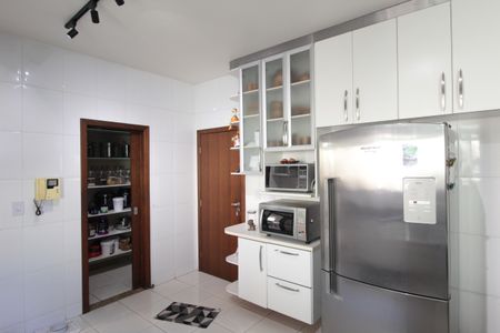 Casa à venda com 900m², 5 quartos e 3 vagasCozinha