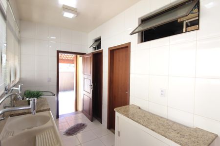 Casa à venda com 900m², 5 quartos e 3 vagasÁrea de Serviço