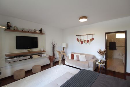 Casa à venda com 900m², 5 quartos e 3 vagasSuite