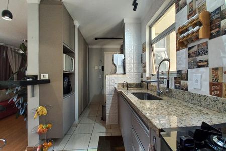 Apartamento à venda com 175m², 5 quartos e 2 vagas Apartamento à venda com 175m², 5 quartos e 2 vagasCozinha