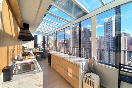 Apartamento à venda com 175m², 5 quartos e 2 vagas Apartamento à venda com 175m², 5 quartos e 2 vagasÁrea comum - Churrasqueira