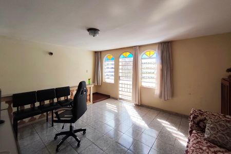 Casa à venda com 180m², 3 quartos e 4 vagasSala de TV