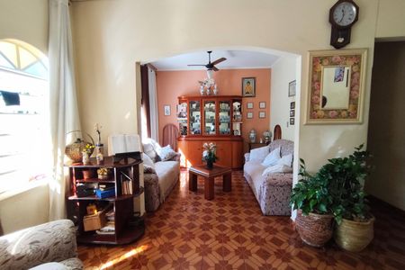 Casa à venda com 180m², 3 quartos e 4 vagasSala