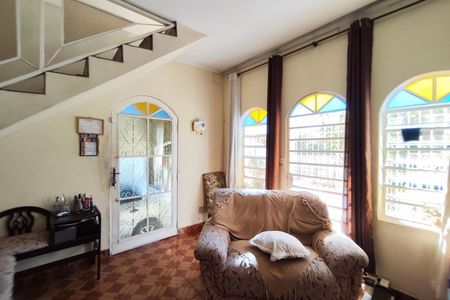 Casa à venda com 180m², 3 quartos e 4 vagasSala