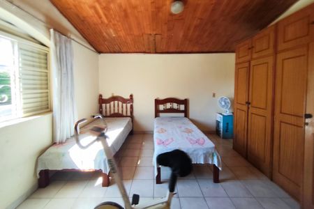 Casa à venda com 180m², 3 quartos e 4 vagasQuarto 2