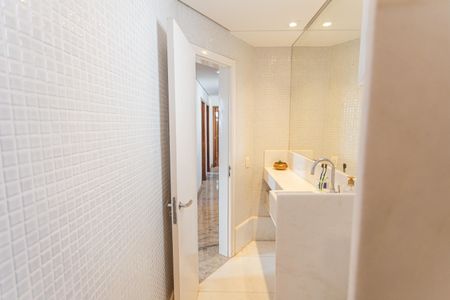 Apartamento à venda com 283m², 4 quartos e 2 vagasBanheiro Social