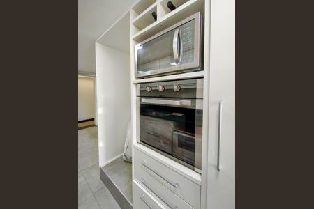 Apartamento à venda com 265m², 3 quartos e 3 vagas Apartamento à venda com 265m², 3 quartos e 3 vagasCozinha