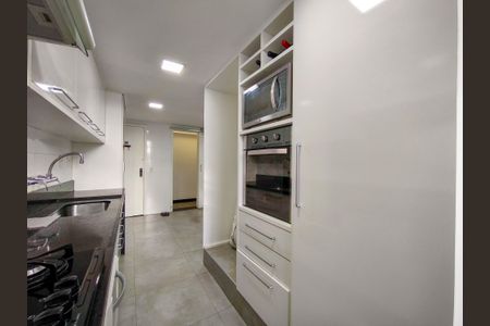 Apartamento à venda com 265m², 3 quartos e 3 vagas Apartamento à venda com 265m², 3 quartos e 3 vagasCozinha