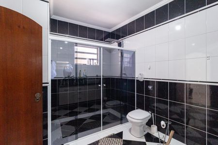 Casa à venda com 351m², 4 quartos e 2 vagas Casa à venda com 351m², 4 quartos e 2 vagasBanheiro 2