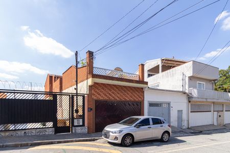 Casa à venda com 351m², 4 quartos e 2 vagas Casa à venda com 351m², 4 quartos e 2 vagasFachada